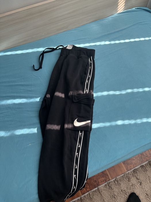 Продавам екип на La costa xs и панталон nike размер S
