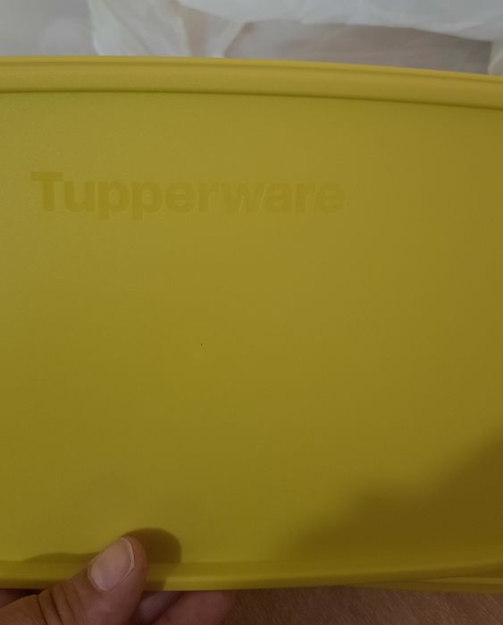 Нова кутия за храна Tupperware