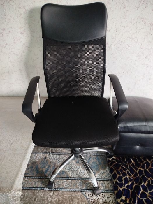 Kreslo offisnoy Kreslo Sotiladi!!!