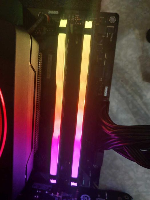 32GB 3600Mhz CL18 - DDR4 RAM памет