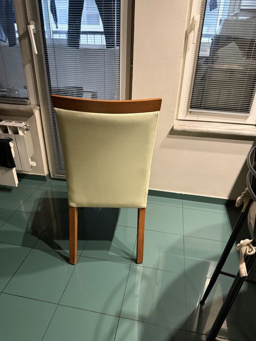 Столове 6 броя малко използвани.