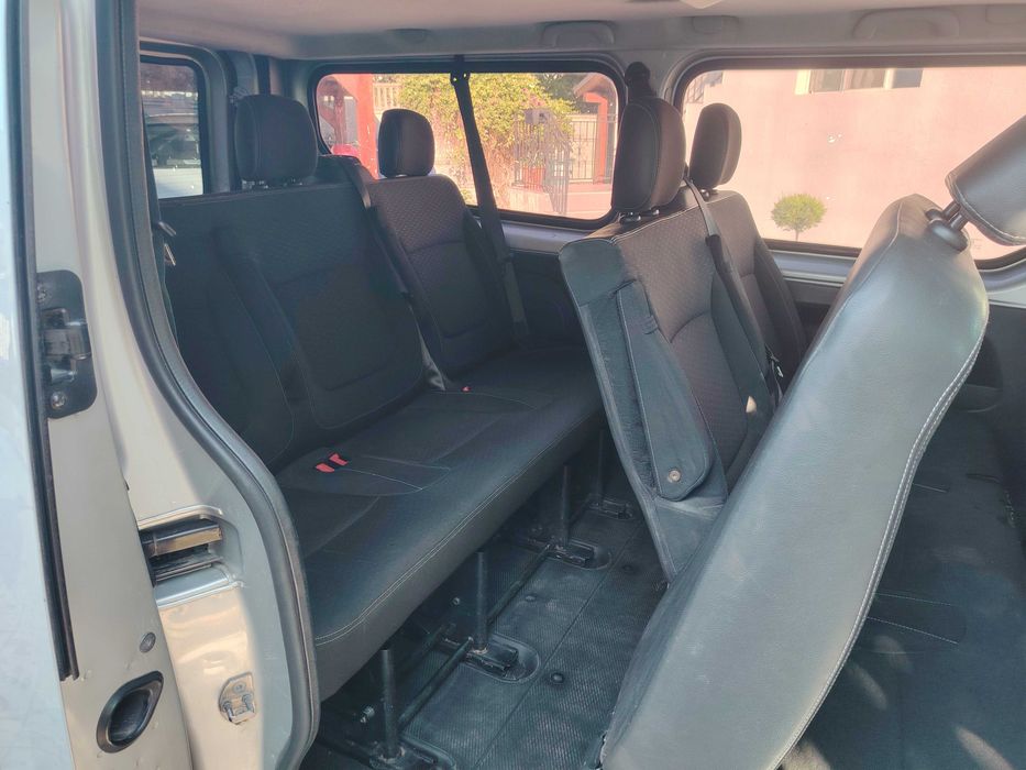 Opel Vivaro 8+1 locuri