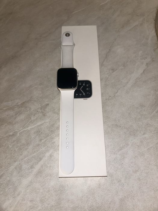 Apple Watch SE новая! 44мм