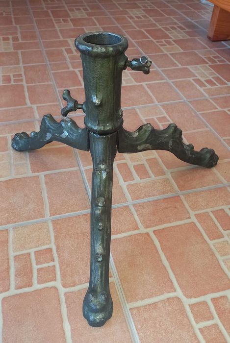 Suport metallic masiv ptr bradul de crăciun