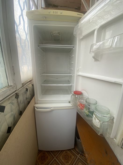 Продам холодильник, недорого