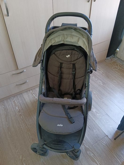 Продам коляску joie