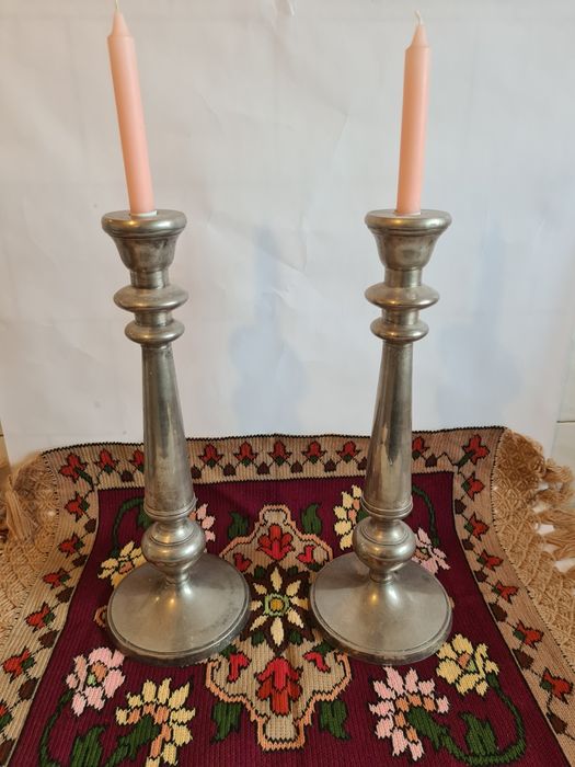 Sfesnice 2 bucati 800 lei si set linguri si cutite 1500  lei