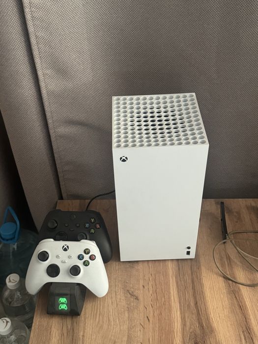 Продам xbox x 1000 гб