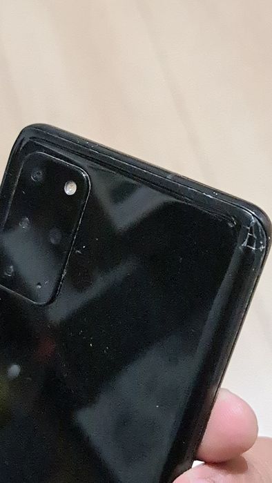 Продается Samsung Galaxy S20+