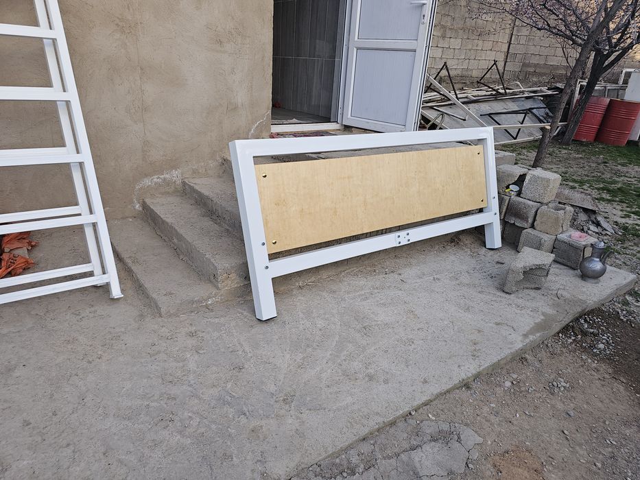 Кровать в стиле лофт