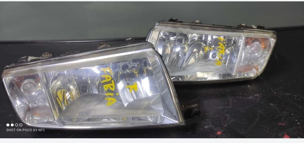 Far Stanga Dreapta Skoda Fabia 1 HatchBach Sedan Sau combi European