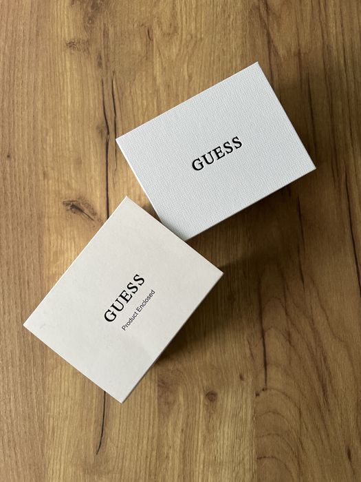Нов дамски часовник GUESS със сменяема верижка