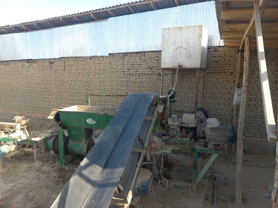 Hom g'isht ishlab chiqarish uskunasi sotiladi