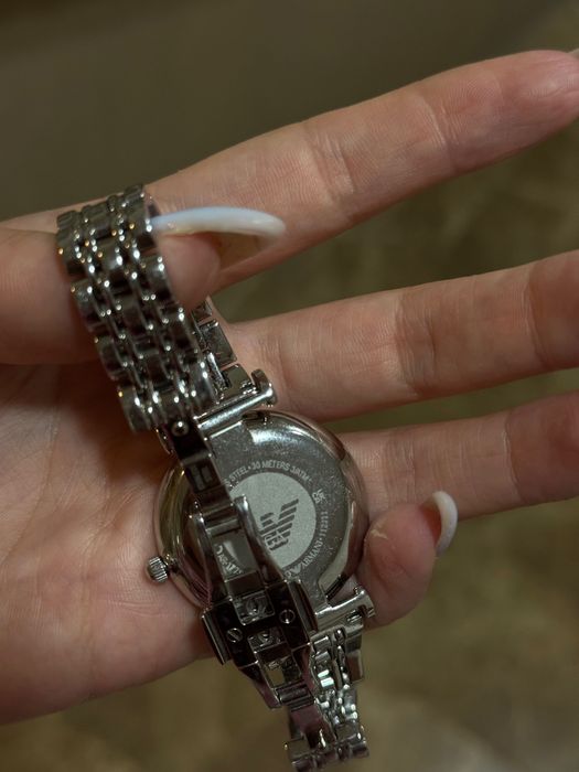 оригинален дамски часовник emporio armani