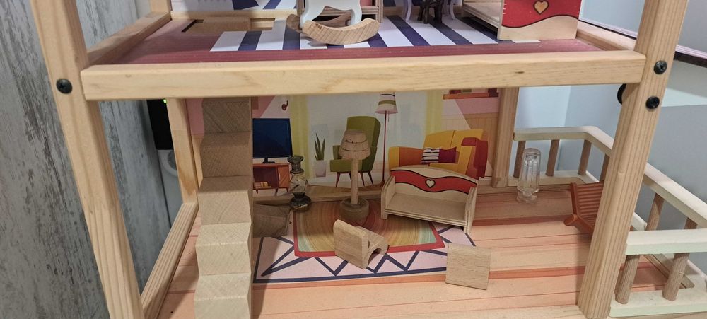 Дървена Къща за кукли