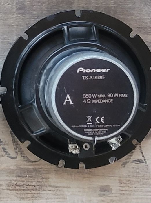 Kalonka Pioner 350w max 80/  16sm  sotiladi

TS-A1680F

A

350 W MAX.