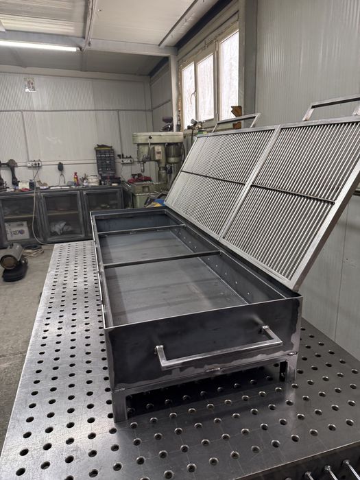 Gratar 1500x500 cu grill-uri de inox