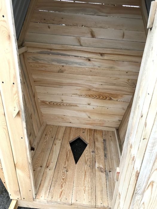 Уличный туалет разного вида