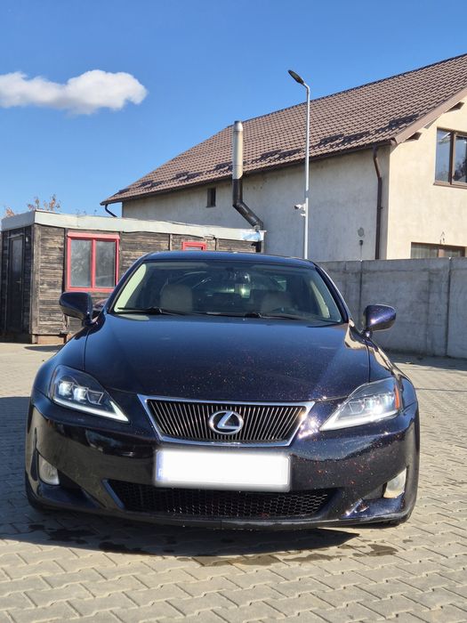 Vand Lexus is 220