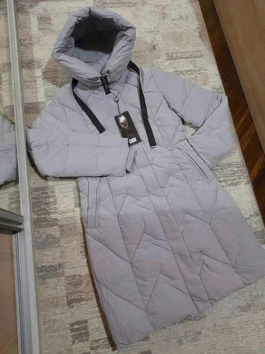 Vând geci lungi groase de iarna pentru femei