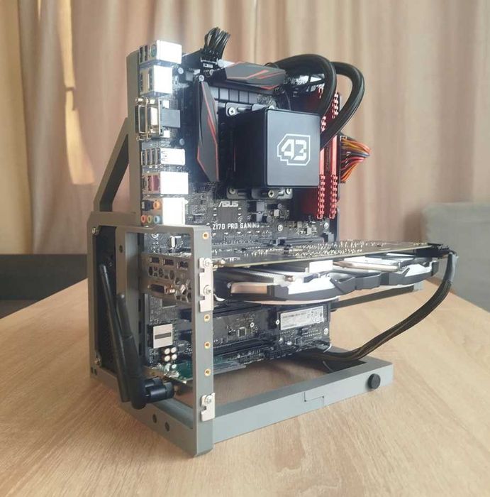 Carcasă PC Open Frame ATX – Design Modern