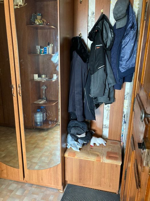 Шкаф в прихожую с зеркалом