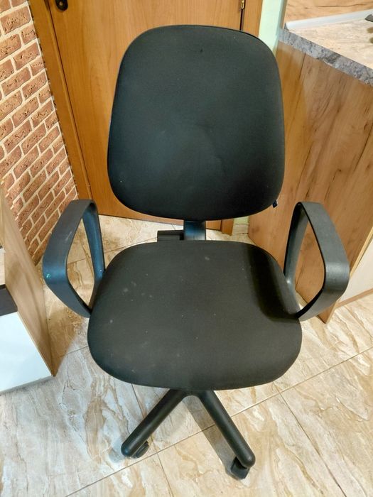 Офис стол за бюро