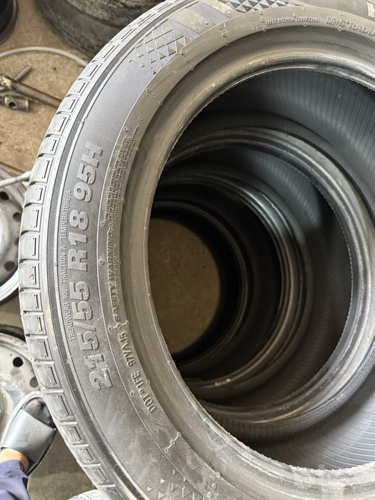 R18 Kumho solus 215/55/18