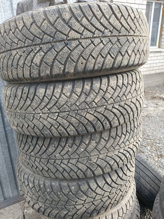 Продам Шины 215/65/16