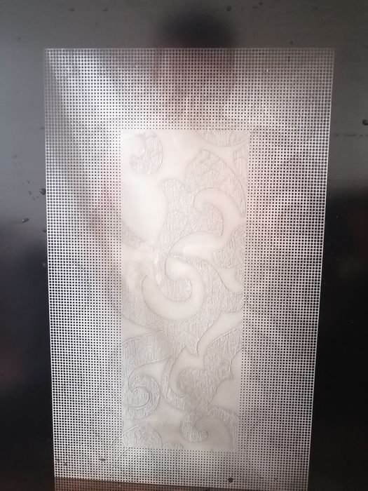 Стекло толстое чёрный