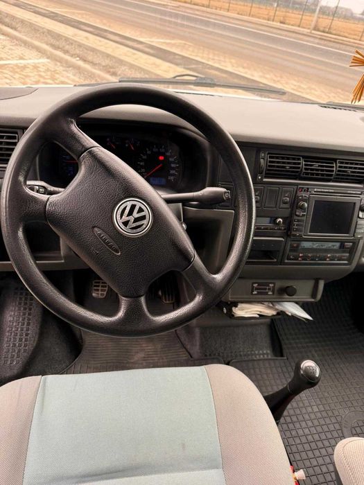 Volkswagen Caravelle microbuz