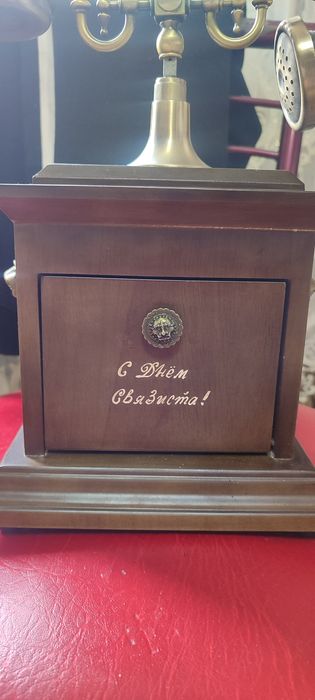 Телефон в стиле ретро продам