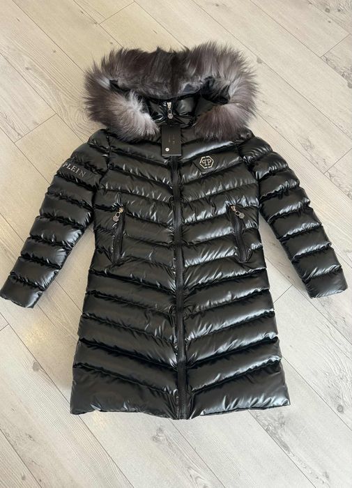 Дамски якета с естествен пух на качулката.