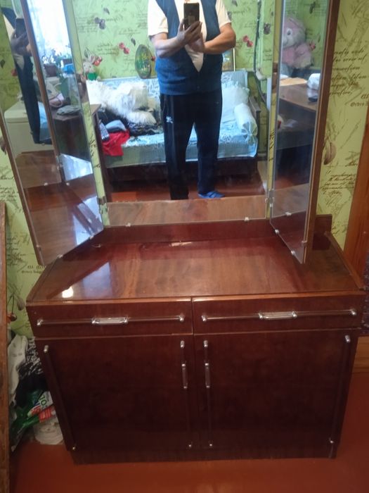 Зеркало триляж полировка темная.