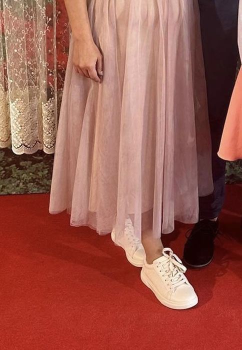 Официална розова рокля с тюл