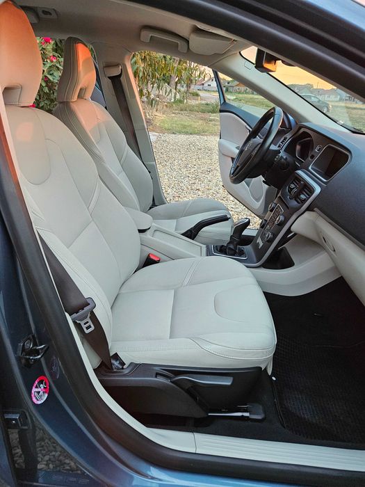 Volvo V40, an 2012 , pret: 7500euro