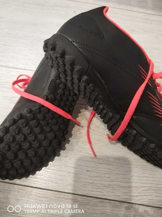 Футболни Стоножки Adidas Predator