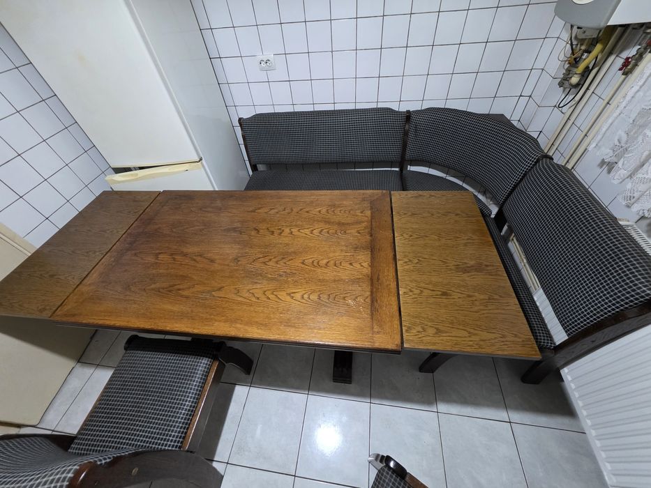 Coltar su masa de bucătărie