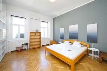 Продава се Тристаен апартамент в София, Манастирски ливади - 112 кв.м за 893 €/кв.м - Снимка #1