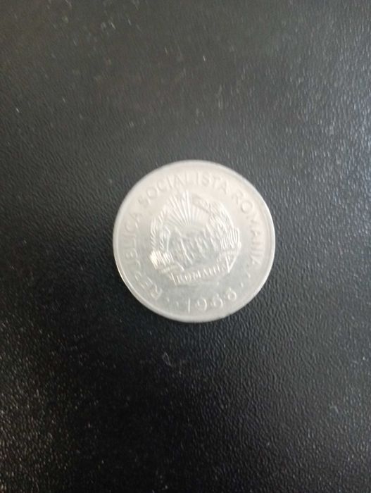 monede vechi de colecție .92 monede românești și străine