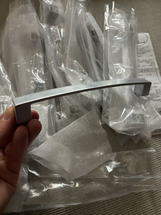 13 броя чисто нови дръжки за кухня