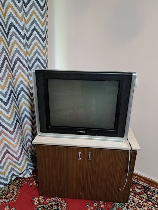 Продам телевизор самсунг