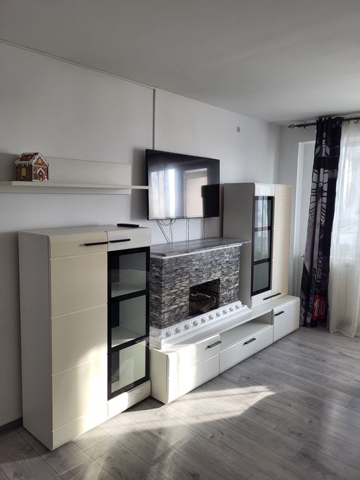 Inchiriez apartament cu 3 camere