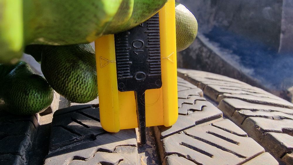 Anvelope 215/65R16C marca Michelin, DOT 2024,6 mm