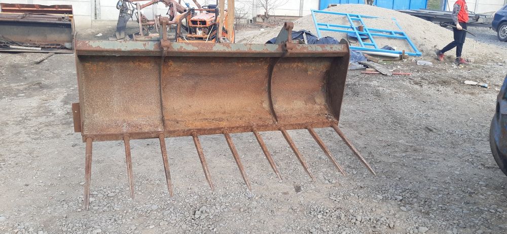 Cupa incarcator piese