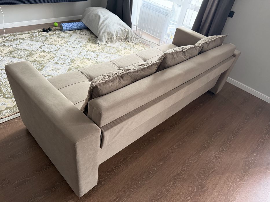 Продам диван в хорошем состоянии.