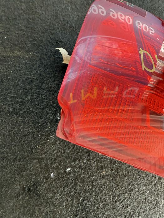 Стоп за Audi A8 d4 4h Ауди А8 ляв 4h0945096 спукан с дефект н99