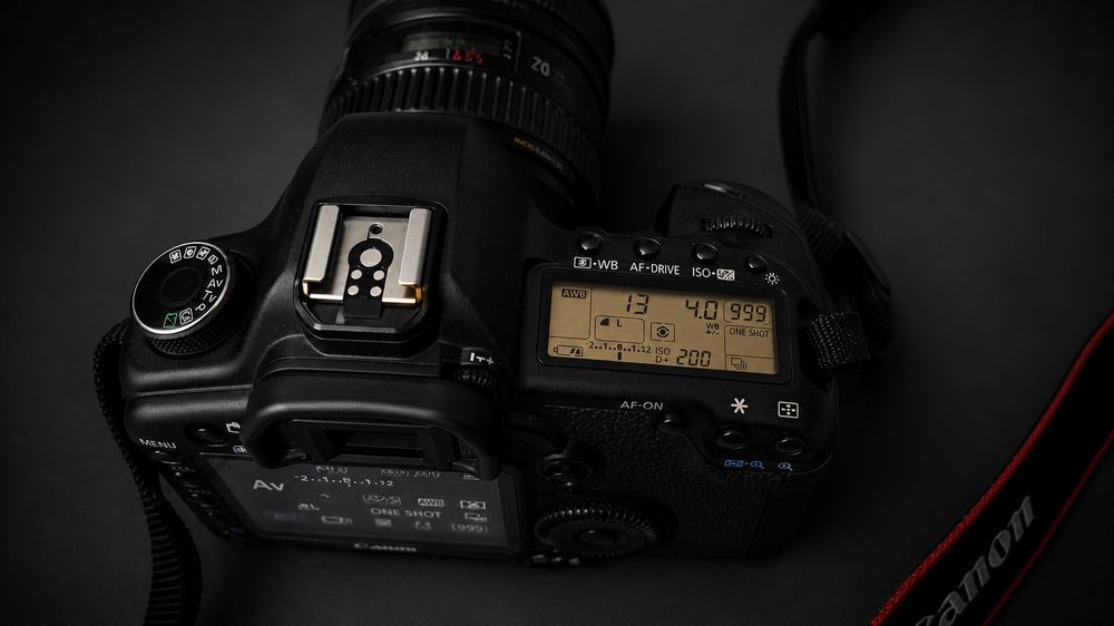 Canon EOS 5D Mark 2 +EF 24-105