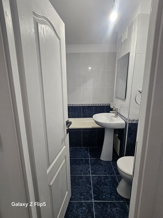 Apartament renovat cu 3 camere și 2 băi în Urziceni, Ialomița