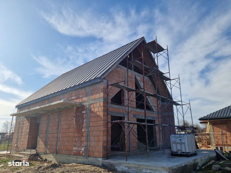 Casa P+M la rosu de vanzare in Catalina – zona linistita, locuinta i